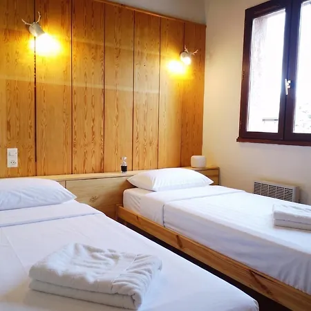 Preciosa Con Piscina En Santa Leocadia بيت للعطل